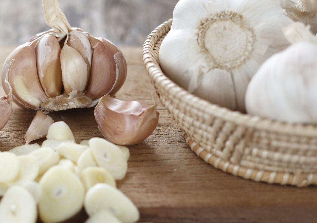 L'aglio è un'ottima alternativa naturale per abbassare il colesterolo